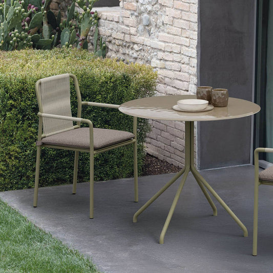 Round Outdoor Dining Table with Metal Pedestal Base